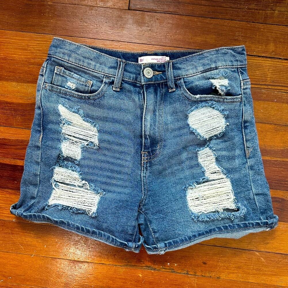 SO Medium Destroy High Rise Mom Shorts, Size 5
